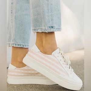 Soludos Ibiza Classic Leather Sneaker in pink check. Worn 1 time Size 9